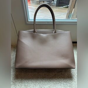 Elegant Women's Tote Bag in Taupe